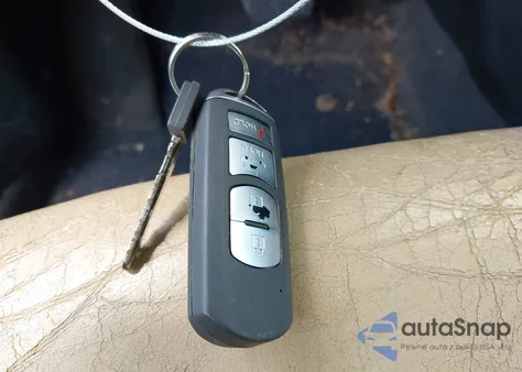 2011 Mazda 3 S z USA, uszkodzony, nr VIN JM1BL1W6XB1367650